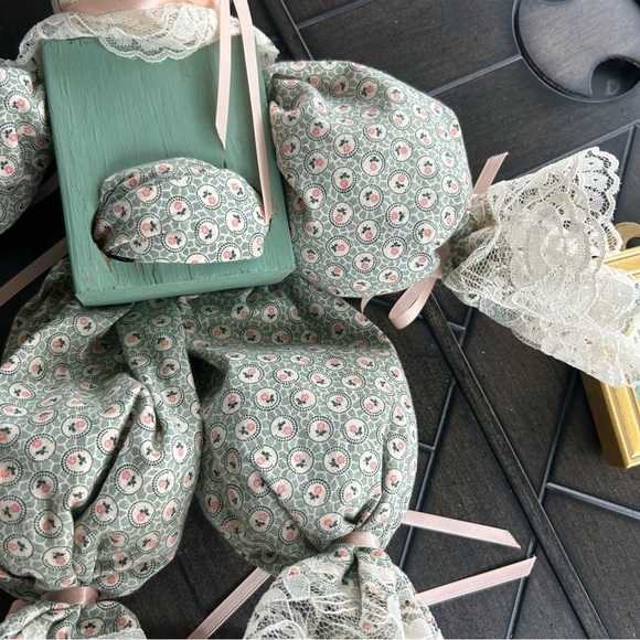 Vintage RARE HandMade Cloth floppy eared bunny, folk art, lace detail - Picture 9 of 12